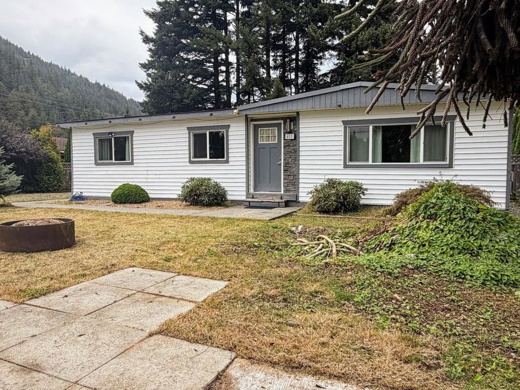 411 Emerald Avenue|harrison Hot Springs, Harrison Hot Springs