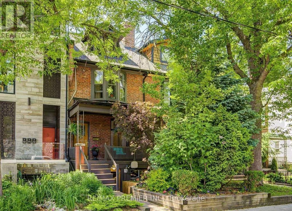 1 - 224 Lippincott Street, Toronto (university)
