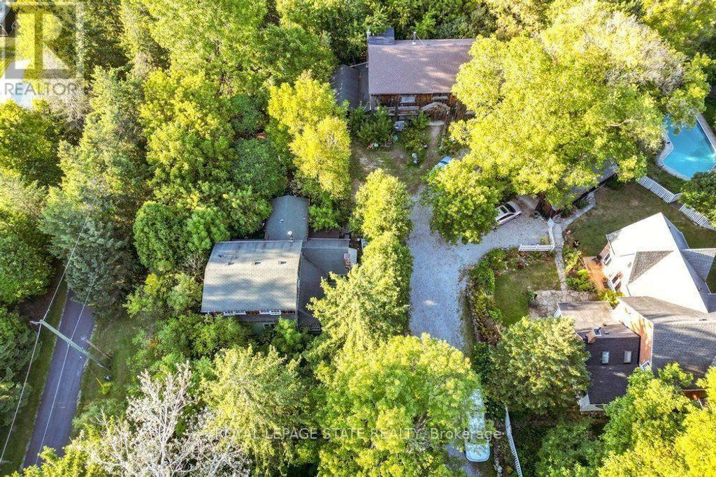 961 Lower Lions Club Road, Hamilton