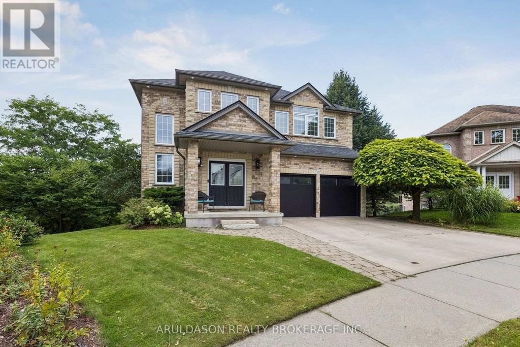 827 Grey Alder Court, Waterloo