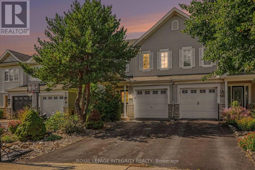 102 Hawktree Ridge, Ottawa
