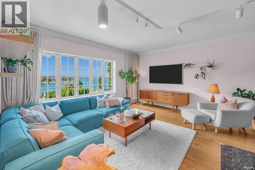 209 1311 Beach Avenue, Vancouver