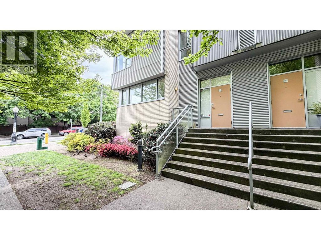 390 E 11th Avenue, Vancouver