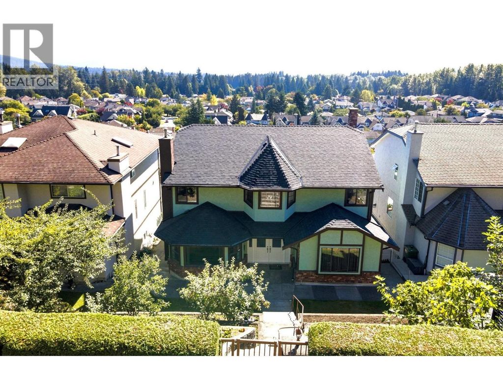 557 Tempe Crescent, North Vancouver