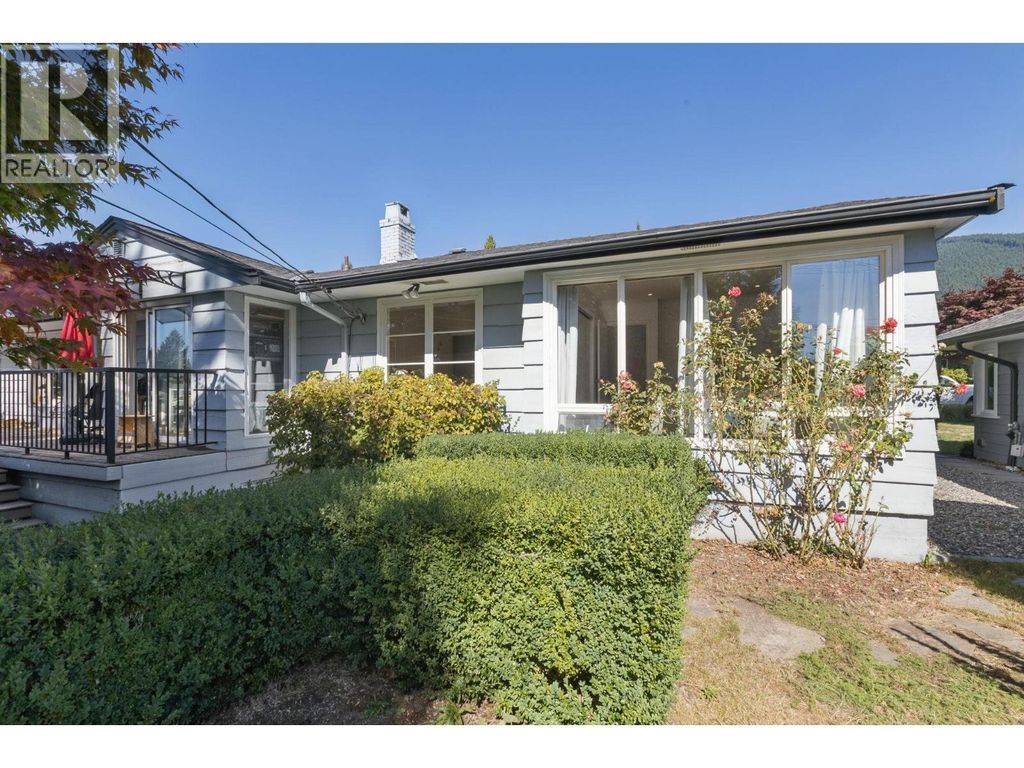 915 Wentworth Avenue, North Vancouver