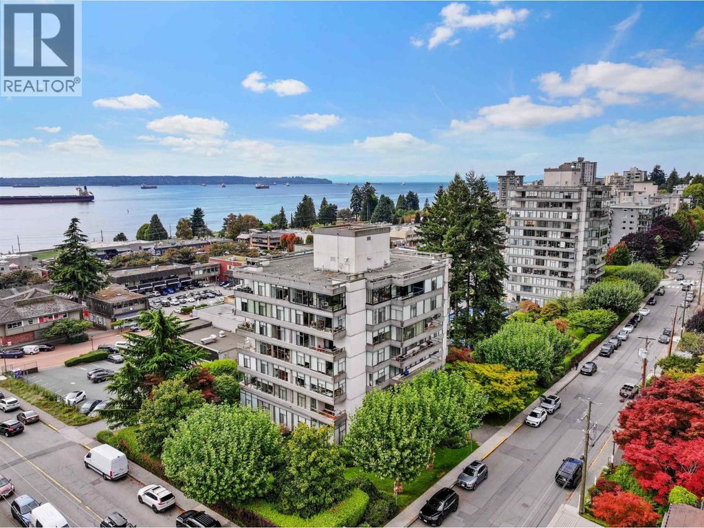 114 1420 Duchess Avenue, West Vancouver