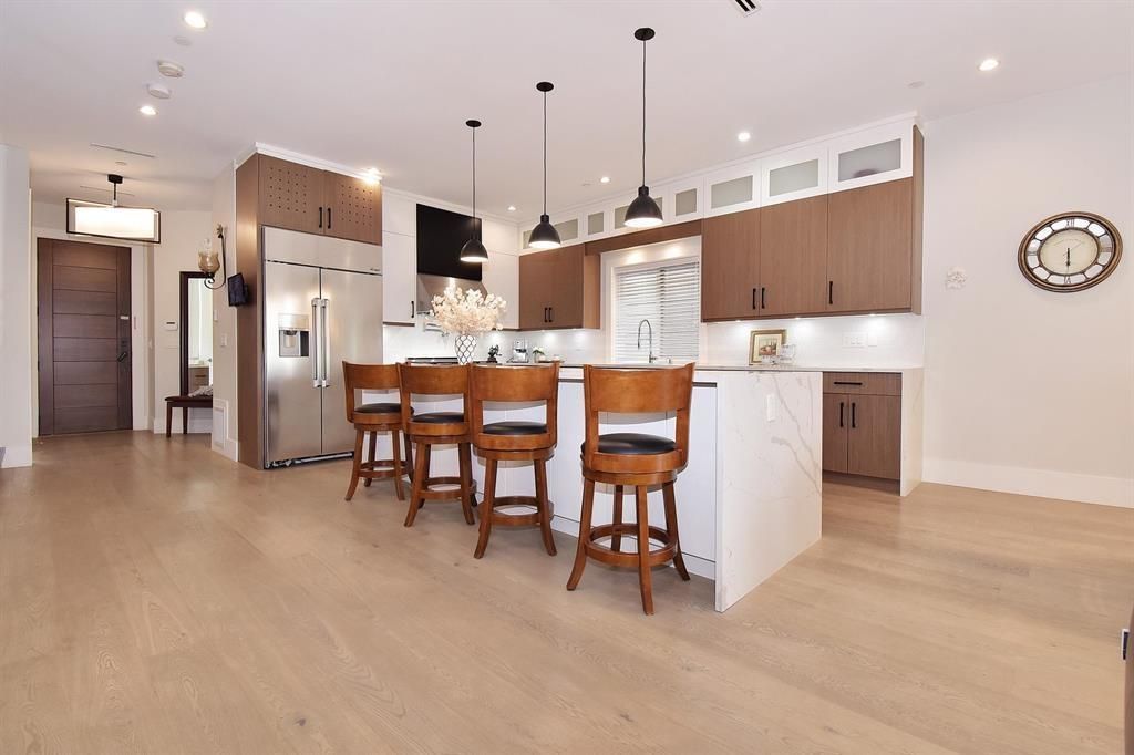 154xx Russell Avenue, White Rock