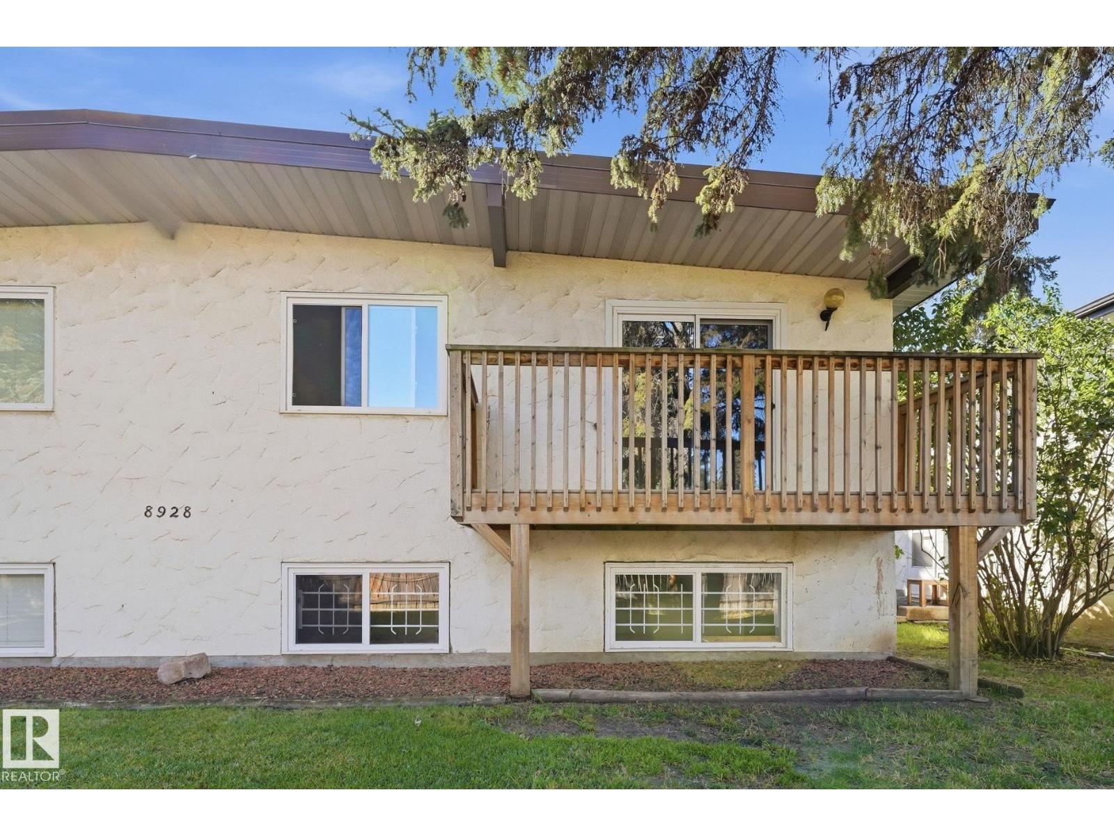 8928 D 144 Av Nw, Edmonton