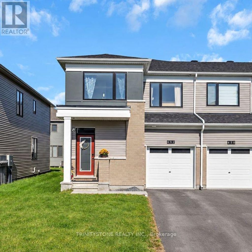 652 Bronze Copper Crescent, Ottawa