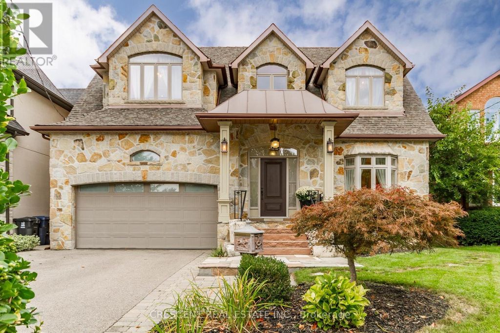 17 Agar Crescent, Toronto (islington-City Centre West)