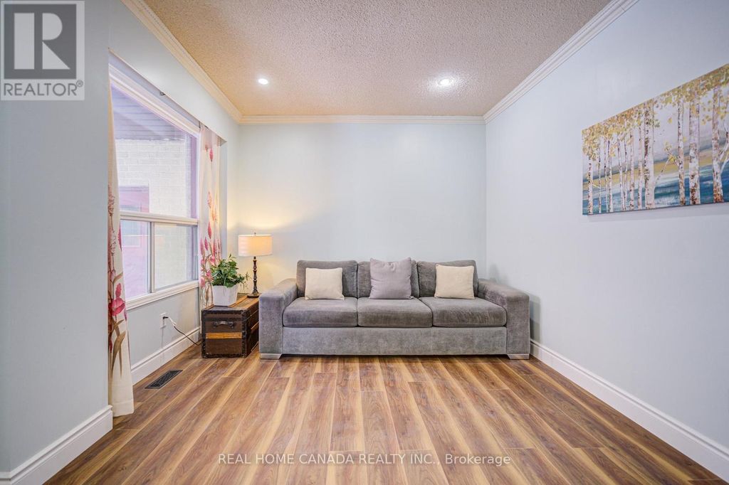 21 Hallen Road, Brampton (fletcher's West)