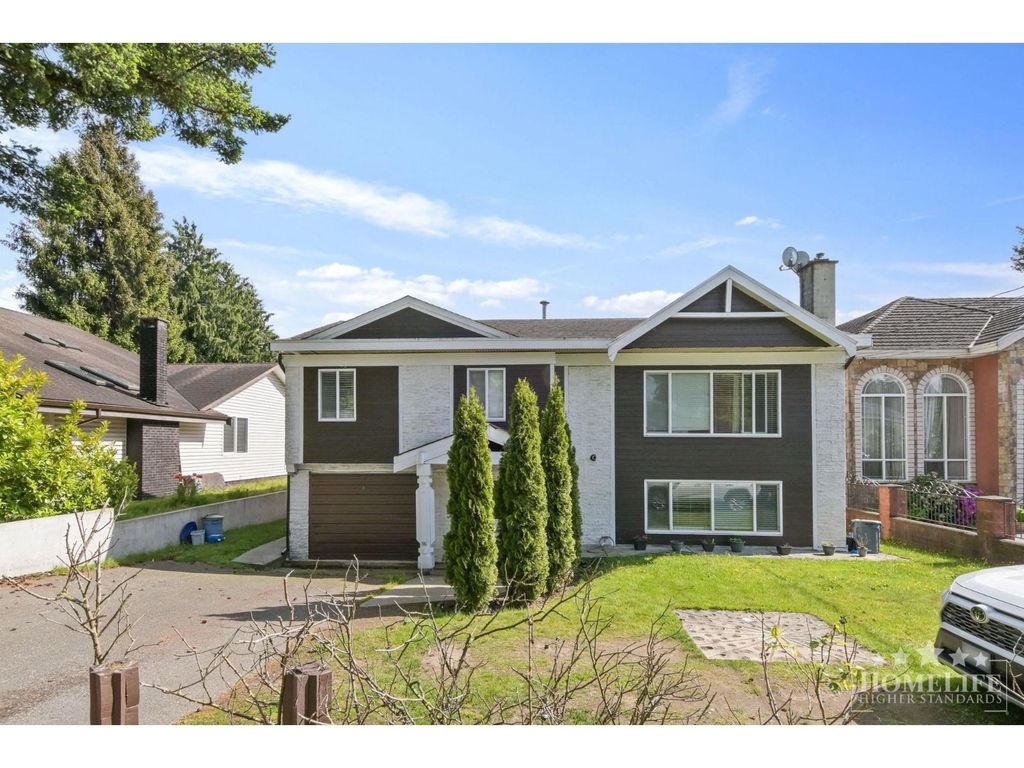 House 11860 75a Avenue, Delta
