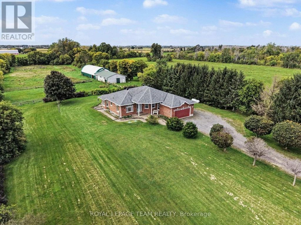 3282 County 16 Road, North Dundas