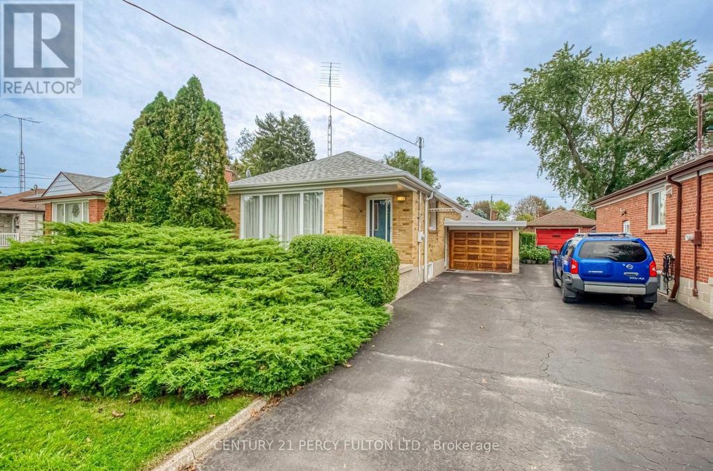 13 Graylee Avenue, Toronto (eglinton East)