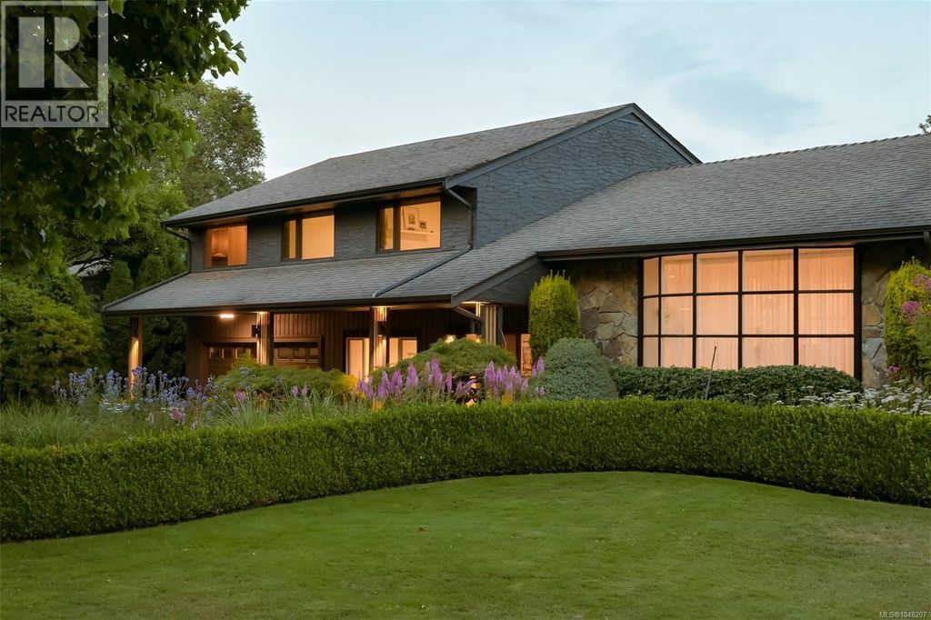 3055 Beach Dr, Oak Bay