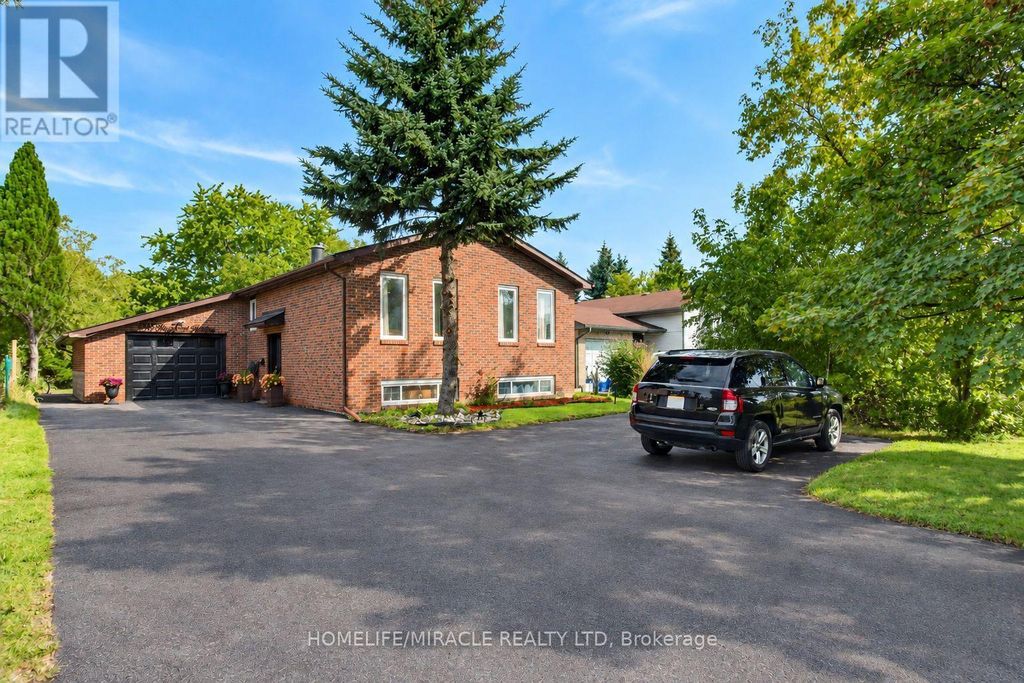 696 Sheppard Avenue, Pickering (woodlands)