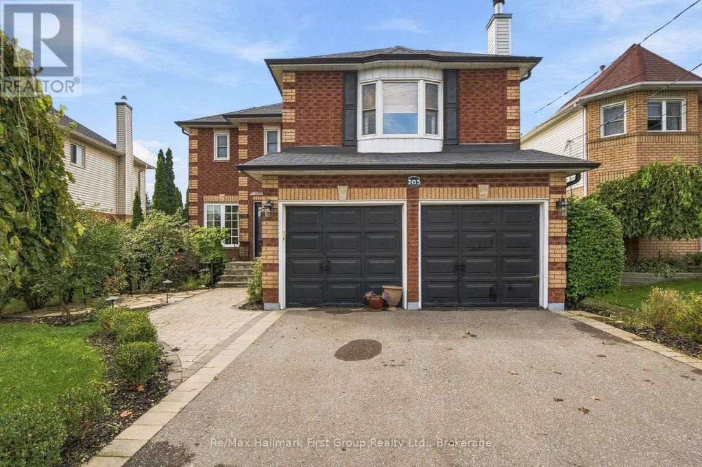 703 Carlisle Street, Cobourg