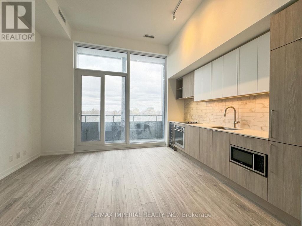 1005 - 2020 Bathurst Street, Toronto (humewood-Cedarvale)