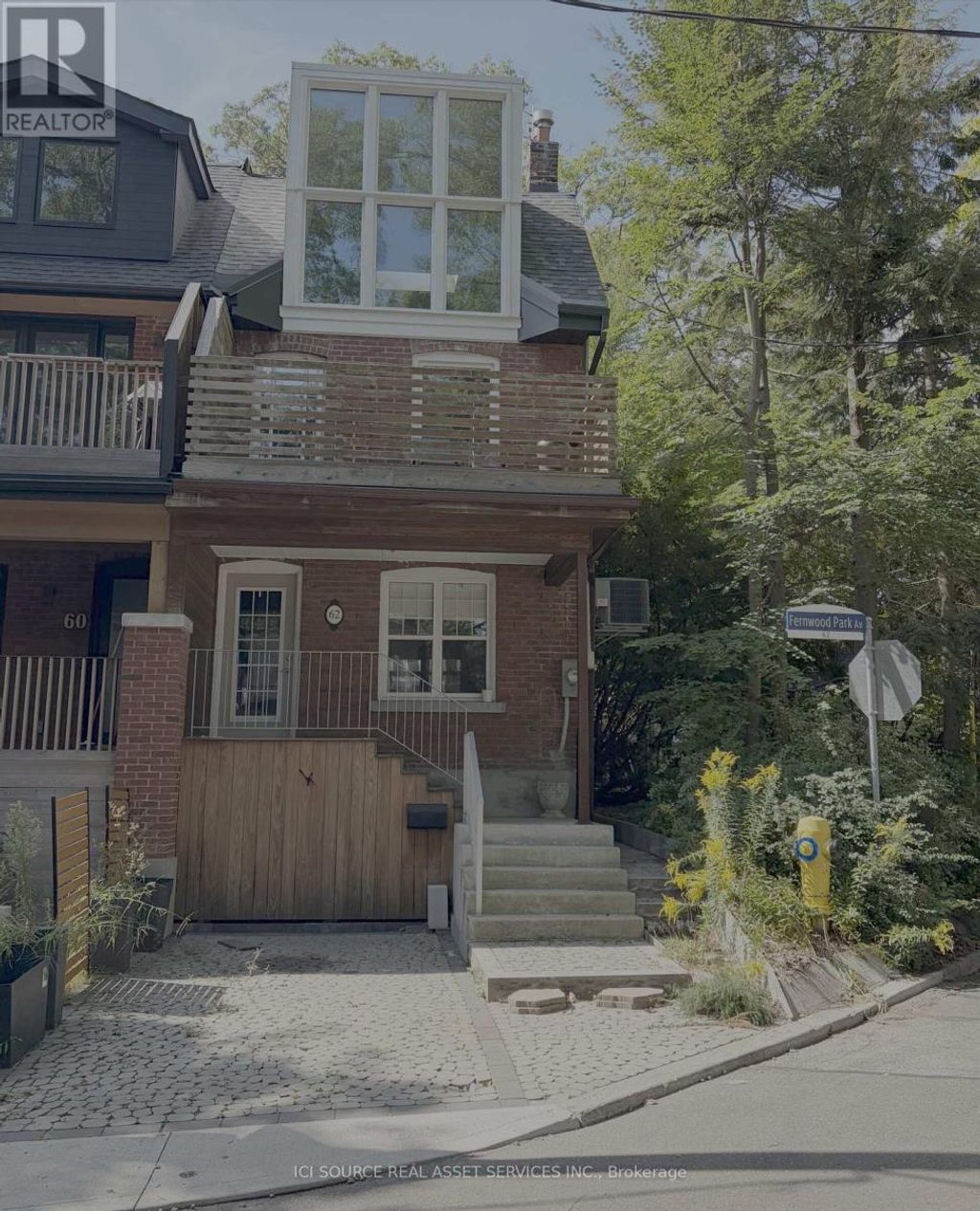 Upper - 62 Fernwood Park Avenue, Toronto (the Beaches)