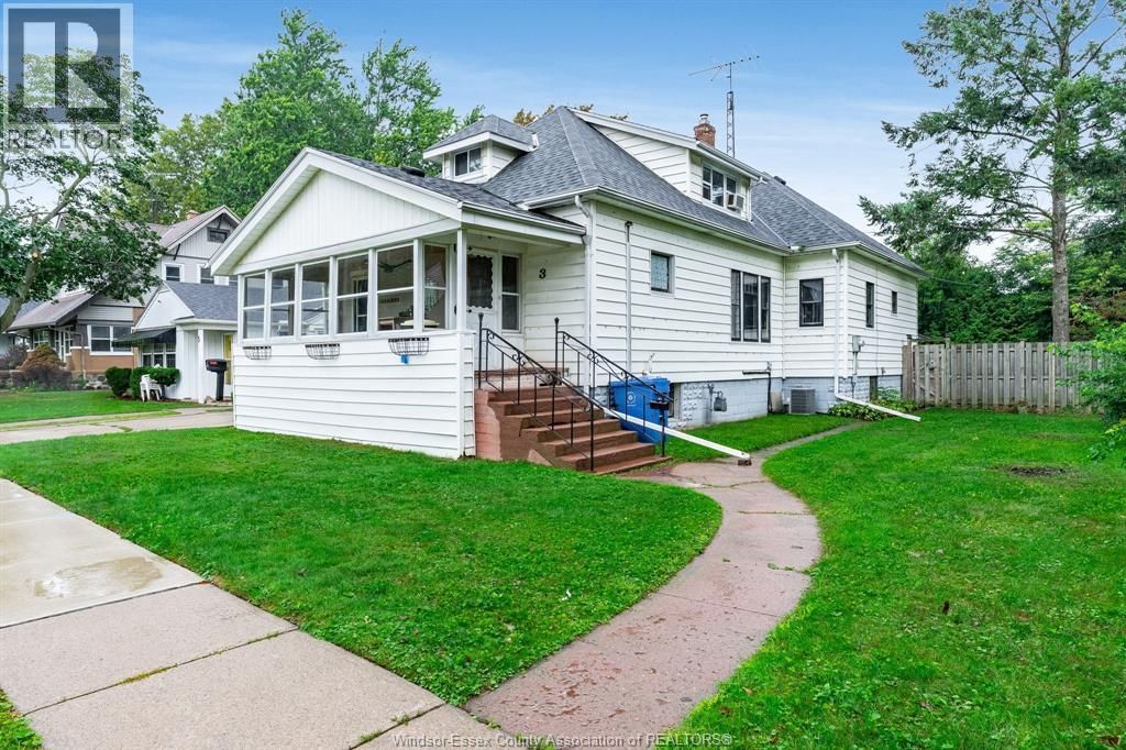 3 Selkirk Avenue, Leamington