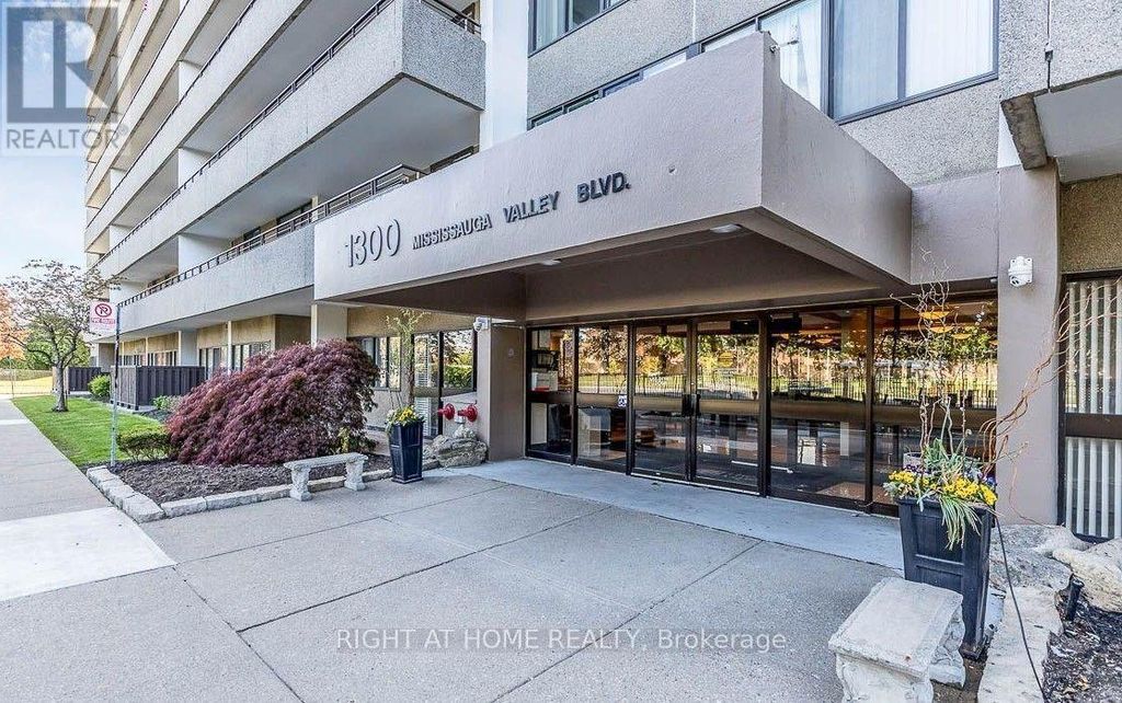 305 - 1300 Mississauga Valley Boulevard, Mississauga (mississauga Valleys)