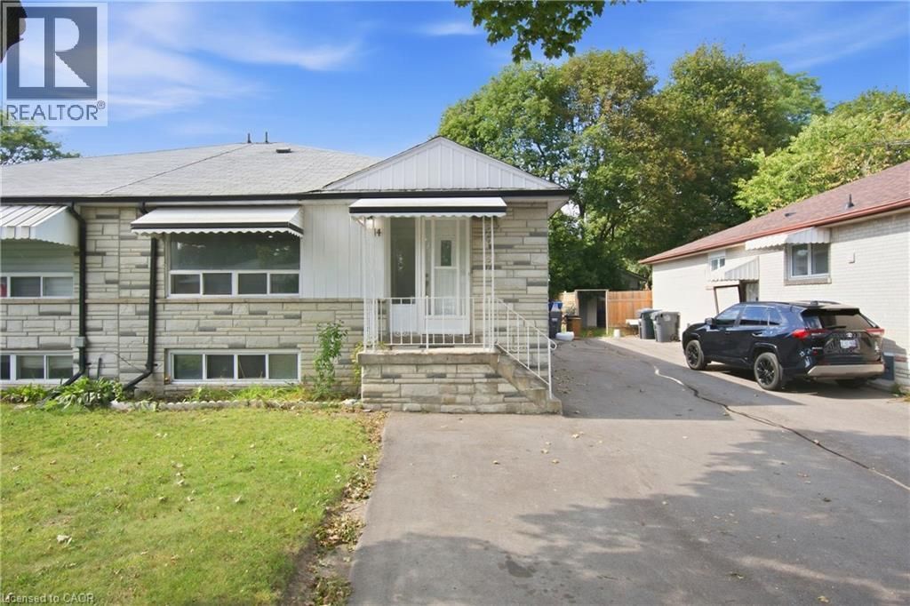 14 Avondale Boulevard, Brampton