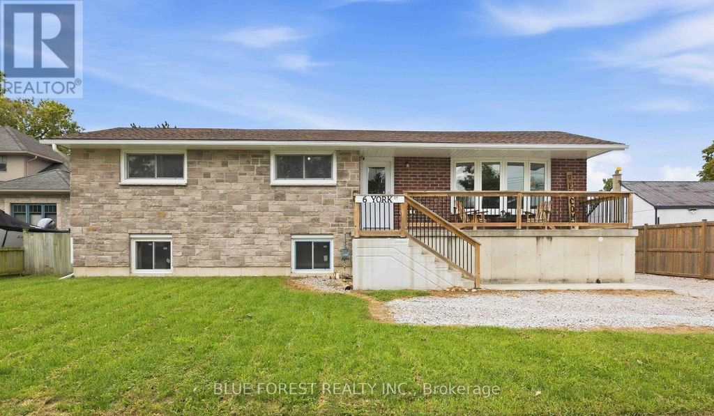 6 York Street, Lambton Shores (forest)