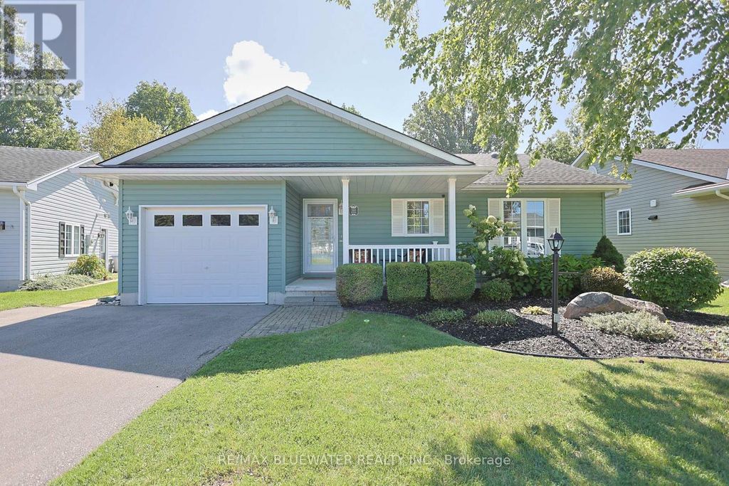353 Shannon Boulevard, South Huron (stephen)