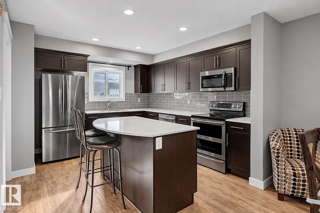 769 Secord Bv Nw, Edmonton