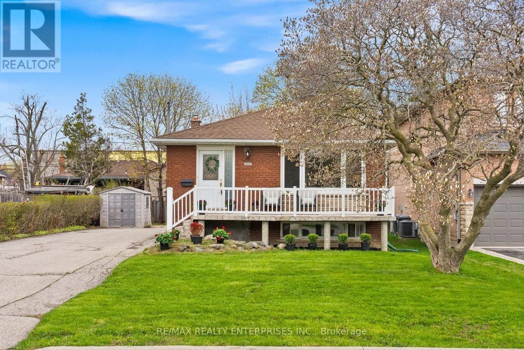 995 Garrard Avenue, Mississauga (lakeview)