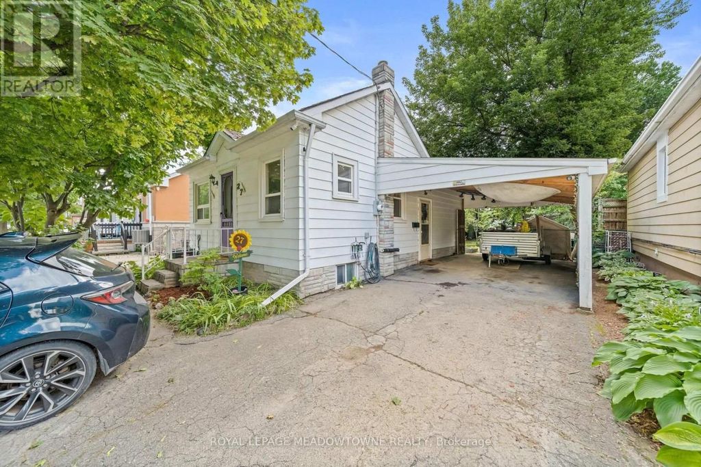 27 Royce Avenue, Brampton (downtown Brampton)
