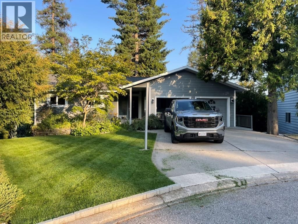 1301 Grosvenor Place, Castlegar
