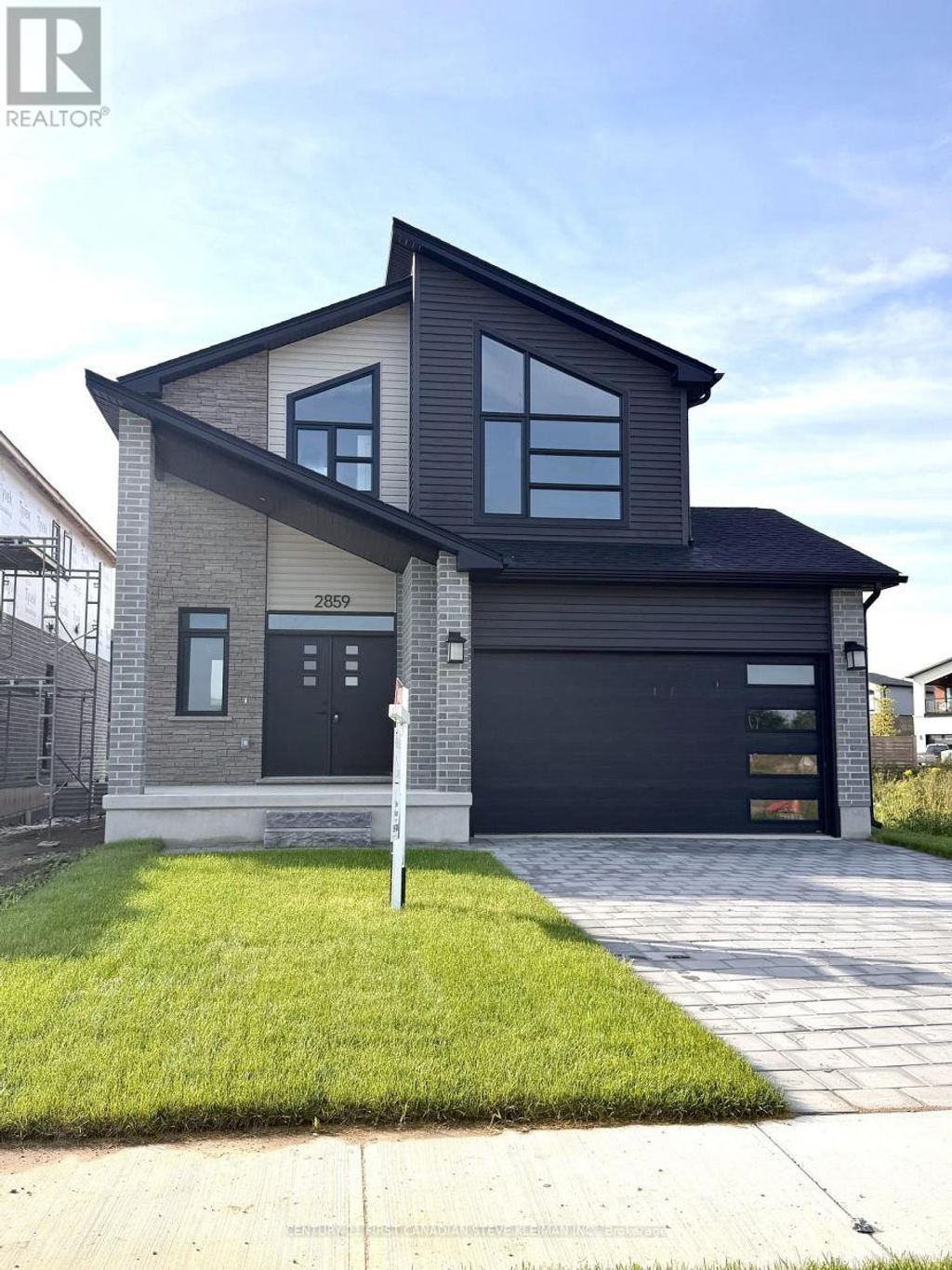 2859 Buroak Drive, London North (north S)