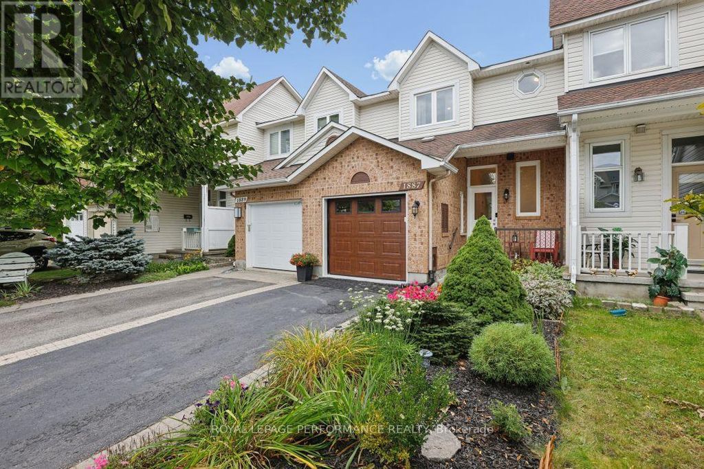 1887 Hennessy Crescent, Ottawa