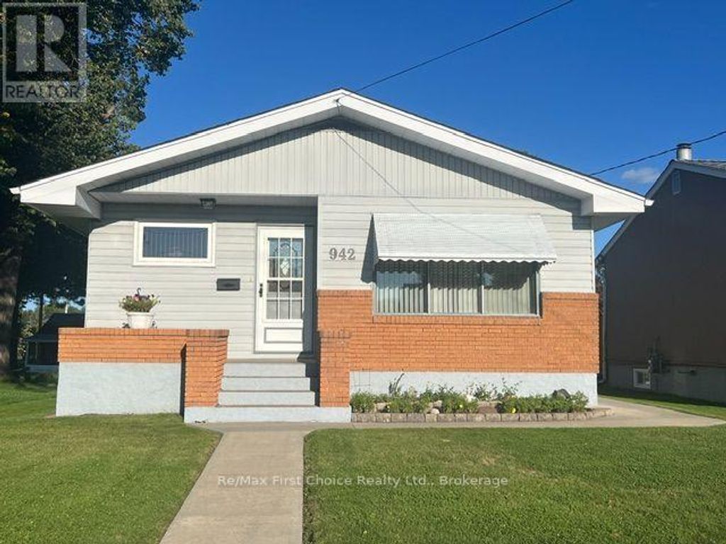 942 Crowe Avenue, Fort Frances