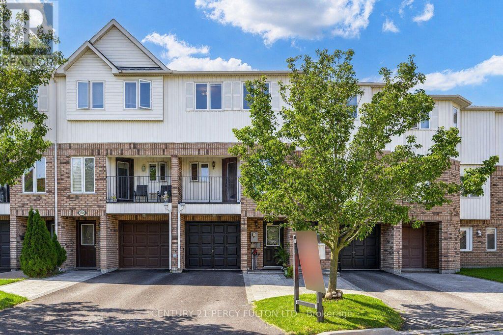 1532 Hummingbird Court, Pickering (highbush)