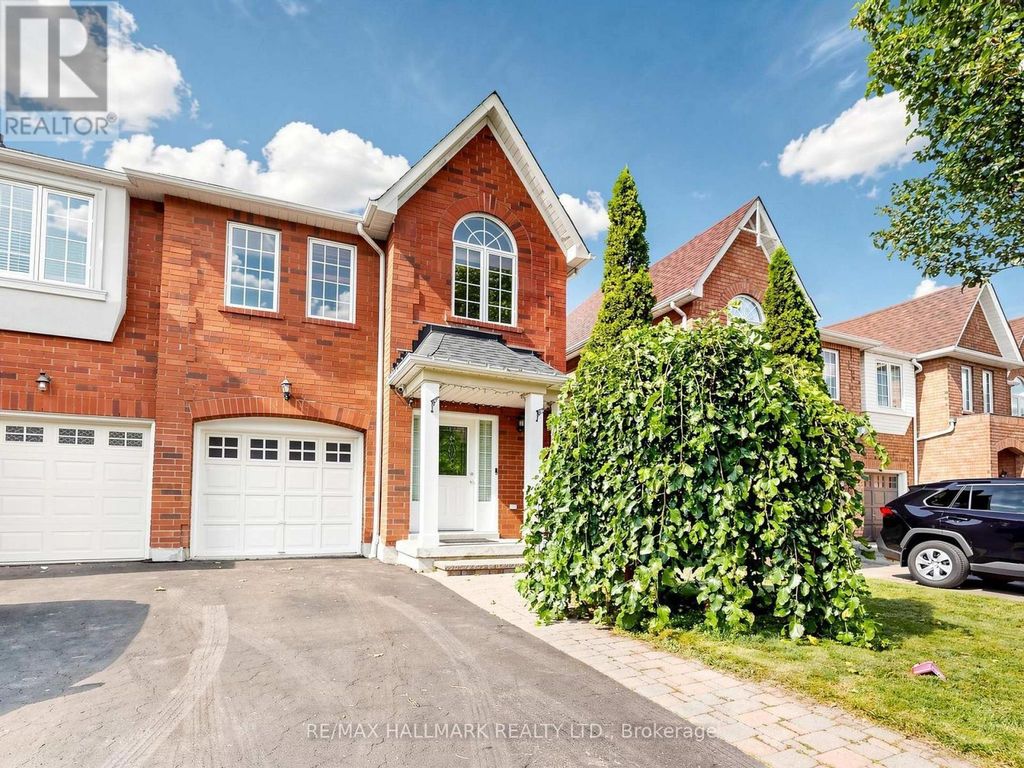 12 Stokely Crescent, Whitby (downtown Whitby)