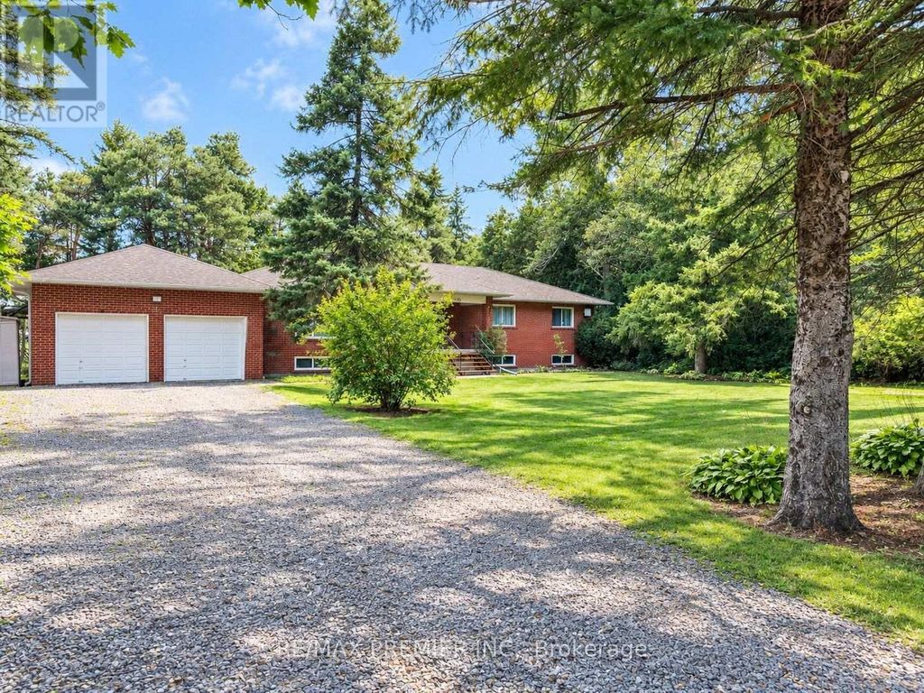 3350 18th Side Road, King