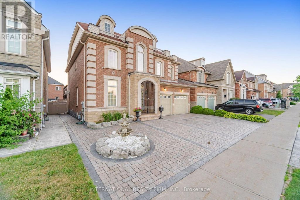 84 Fred Young Drive, Toronto (downsview-Roding-Cfb)