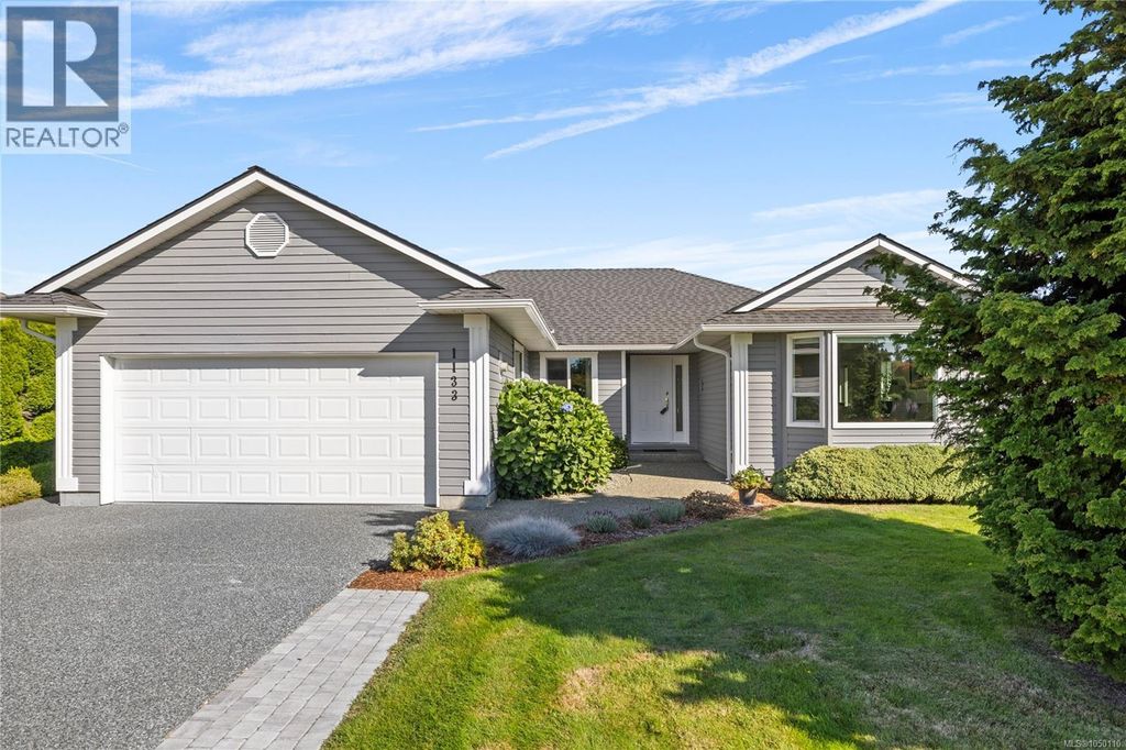 1133 Wellington Dr, Qualicum Beach