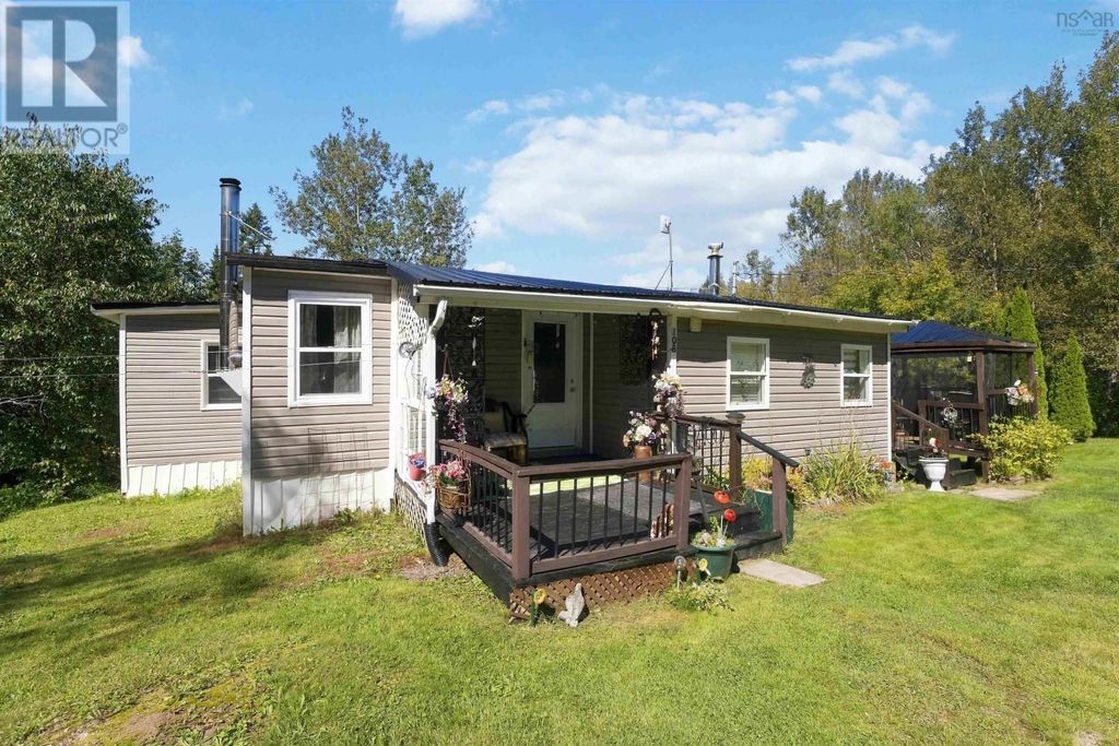 108 English Mountain Road, Canaan