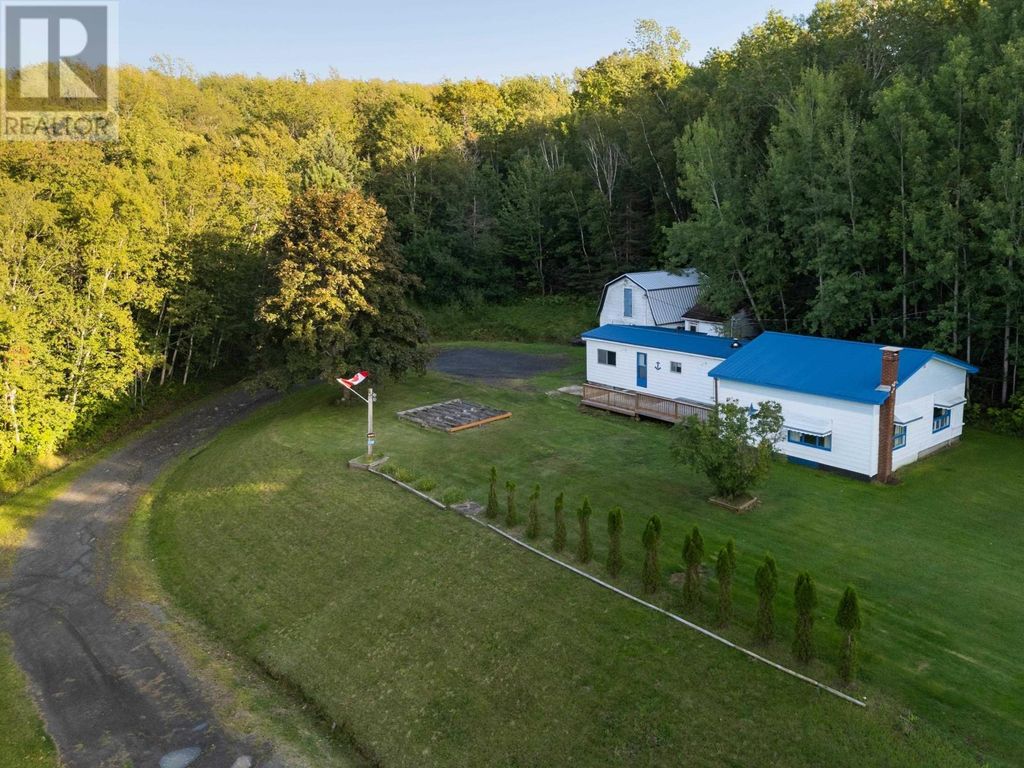 732 Highway 1, Deep Brook