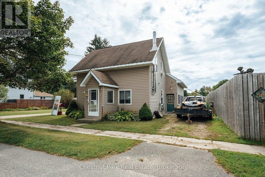 49 Queen Street E, South Bruce Peninsula
