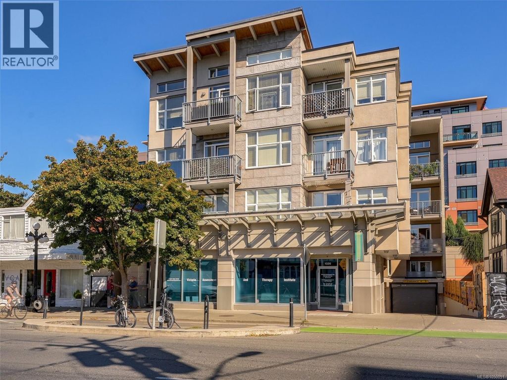203 1022 Fort St, Victoria