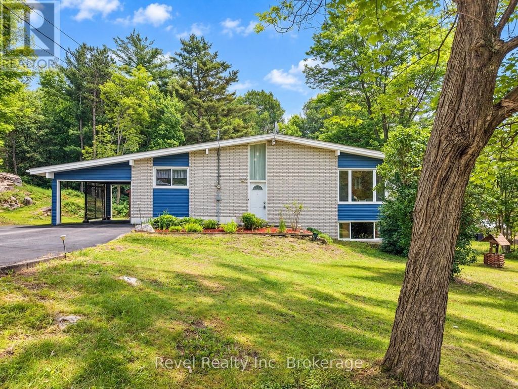 1683 Highway 94, East Ferris