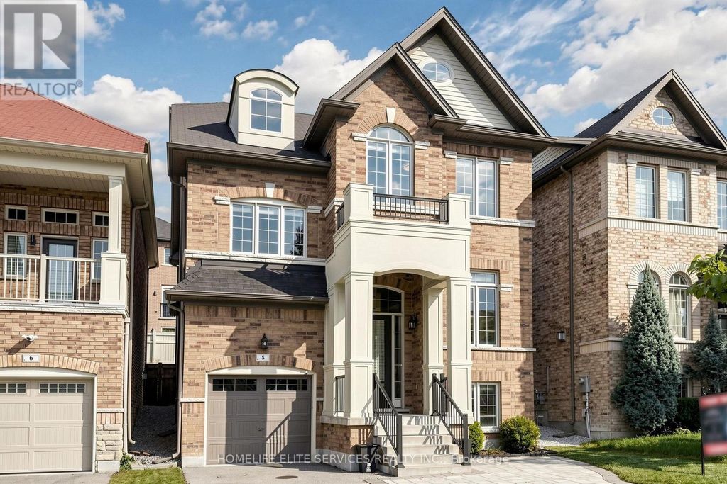 8 Beckett Avenue, Markham (berczy)