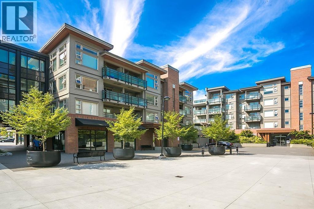 301 1673 Lloyd Avenue, North Vancouver