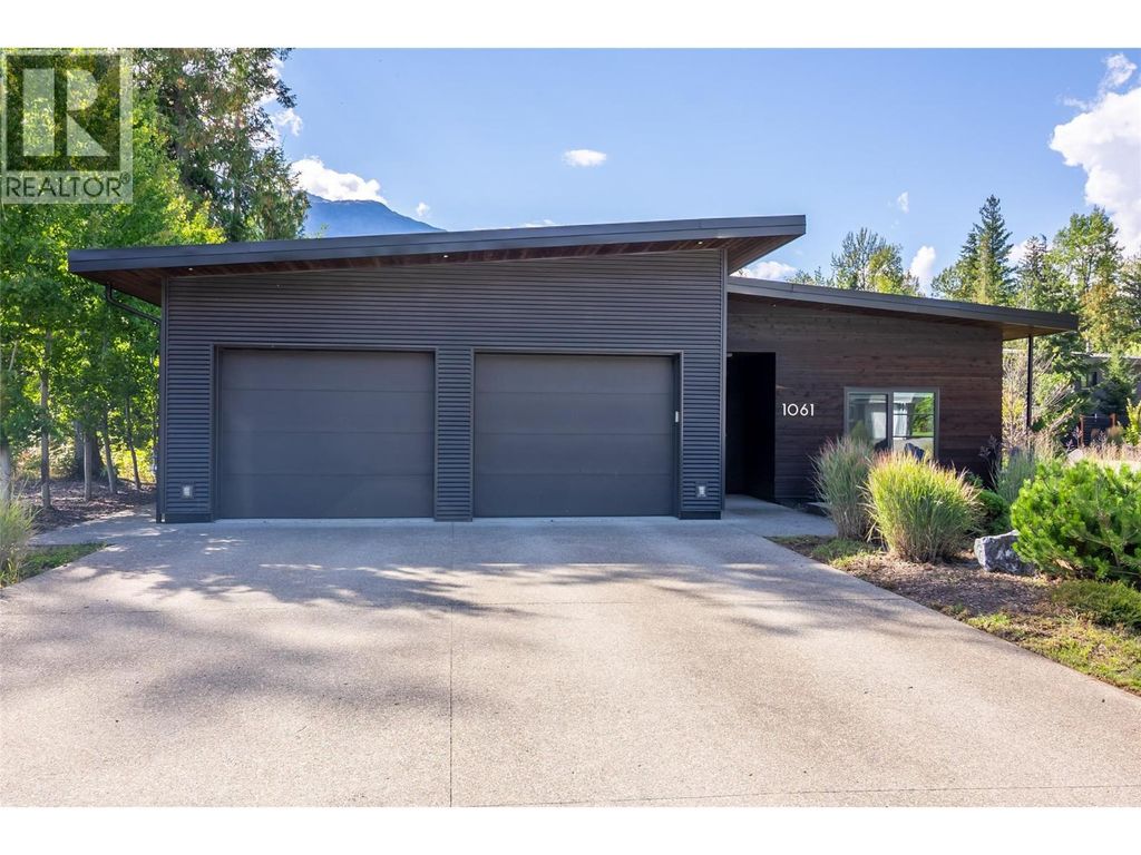 1061 Cashato Crescent, Revelstoke