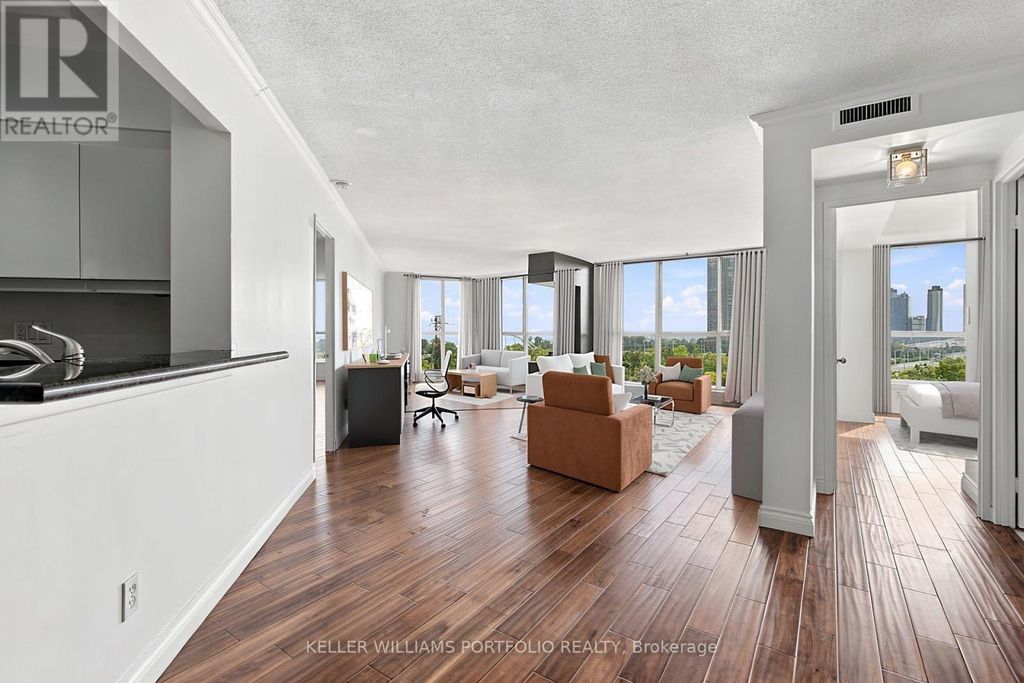 940 - 22 Southport Street, Toronto (high Park-Swansea)
