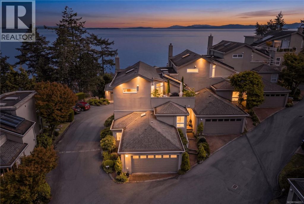 5 4771 Cordova Bay Rd, Saanich